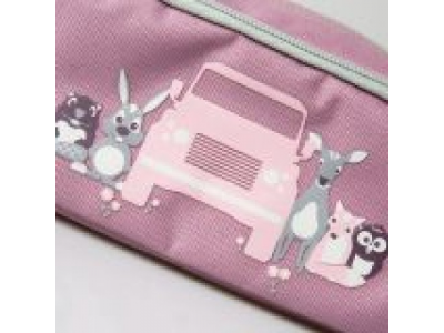 Детский пенал Land Rover Kids Pen Case, Pink/Grey, артикул LDGF580PUA от Land Rover Детский пенал Land Rover Kids Pen Case, Pink/Grey, артикул LDGF580PUA